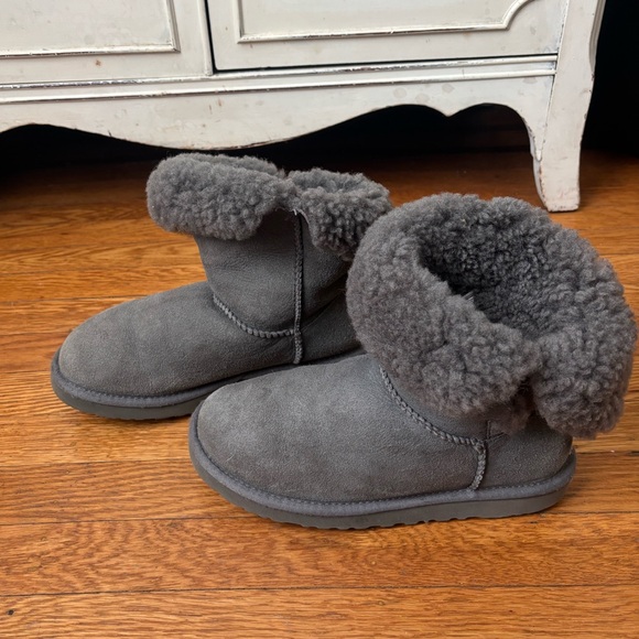 Grey Ugg Boots - Picture 2 of 7